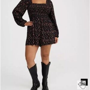 NEW Torrid Black Floral Smocked Romper, size 1